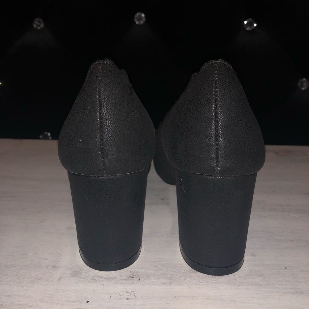 {J.Adams Shoes} 🍭Black Scallop Trim Block Heels - Picture 3 of 5